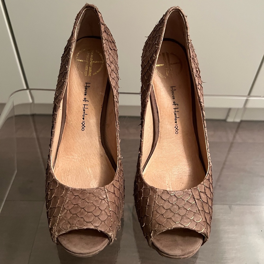 Authentic House of Harlow 1960 python embossed leather heels